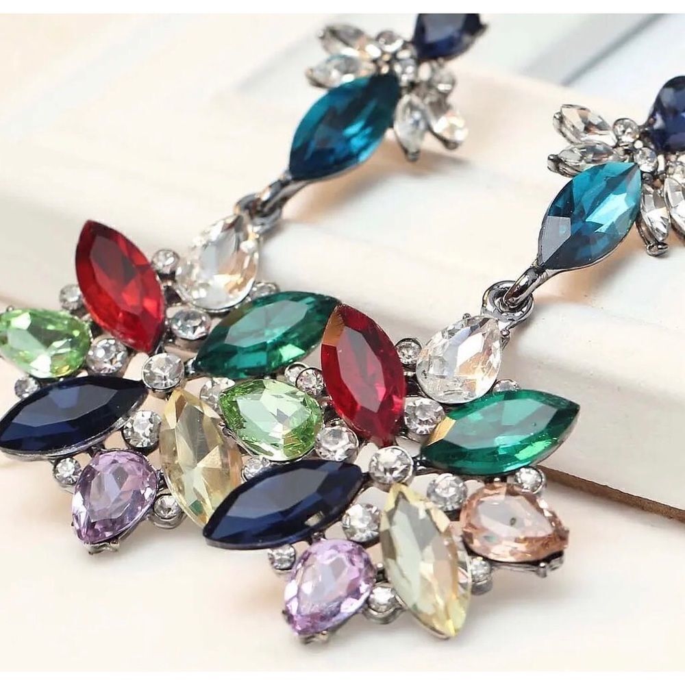 🩵 NEW gorgeous multicolored crystal drop dangle earrings 🩵